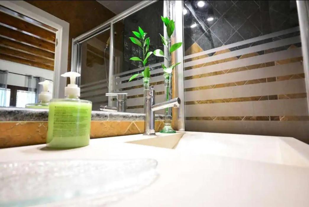 Typical Sevillan 2 Bedroom Unit Ngoại thất bức ảnh